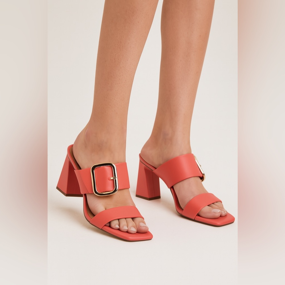Beira Rio Coral Block Heel Sandals – Size 8.5